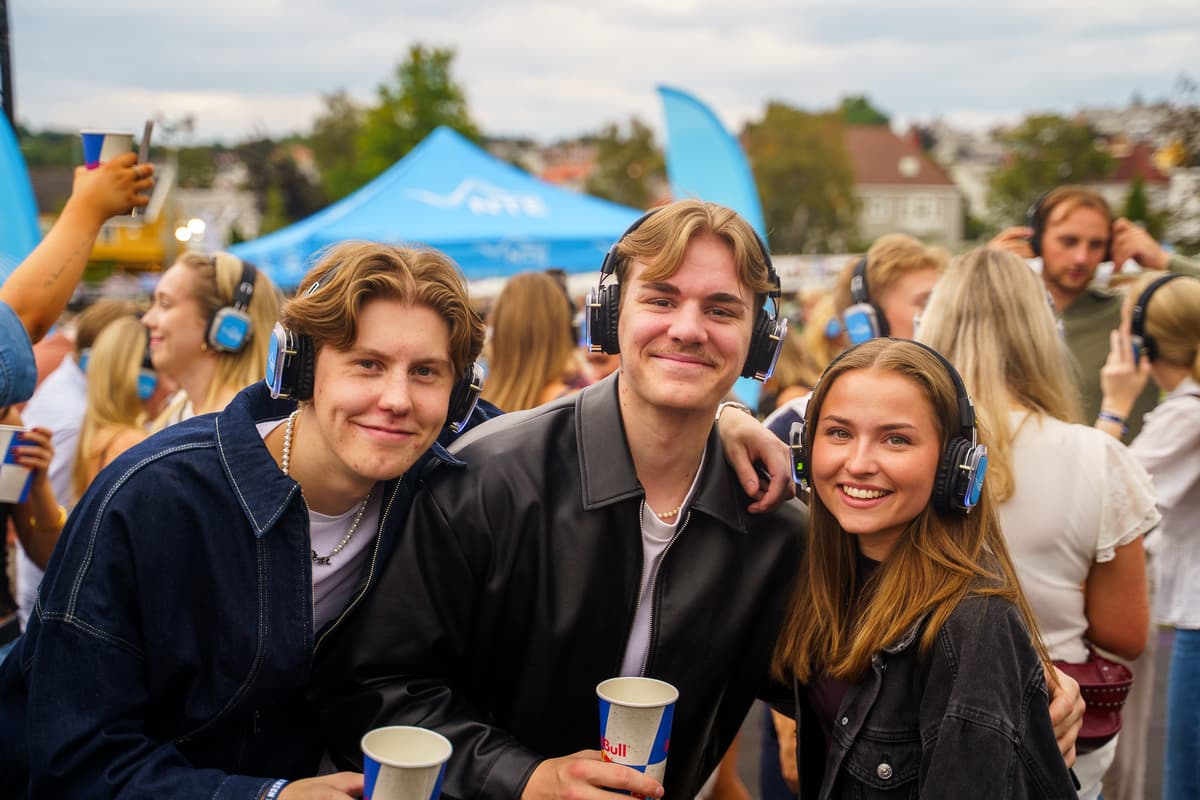 Fra silent disco klubb pa Festningen 2025 NTE 04184 Silent disco